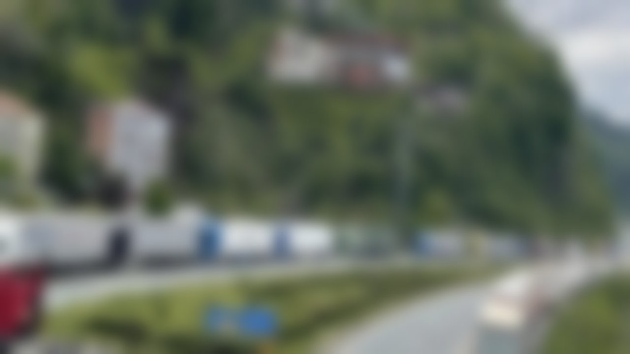 Sarp Sınır Kapısı’nda 8 kilometrelik TIR kuyruğu